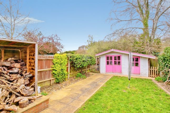 9, Greenfields, Salisbury photo 2