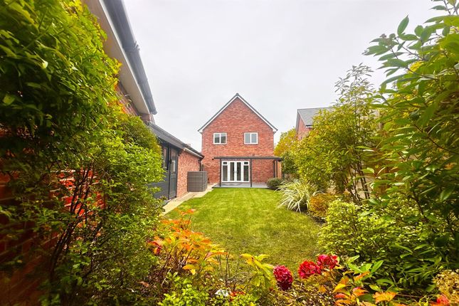 8 Brocklehurst Crescent, Stockport photo 4