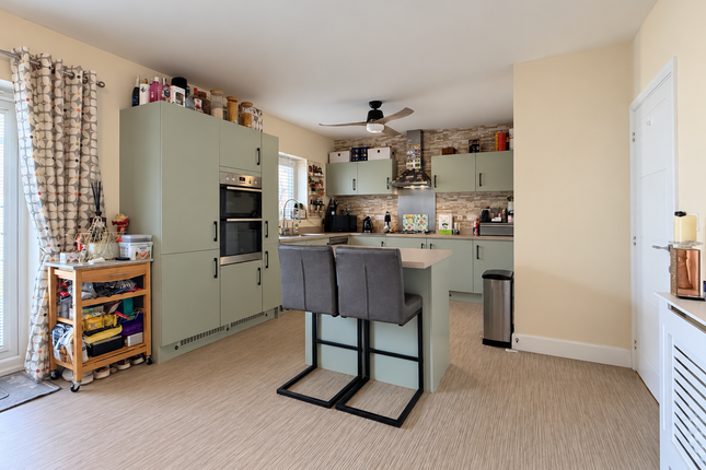 18, Hastings Close, Birmingham photo 3