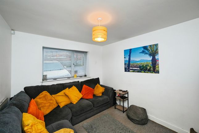 2A,, Bramley Road, Chesterfield photo 4