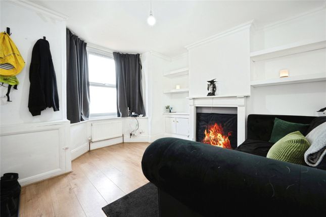62, Regent Street, Bedfordshire photo 4