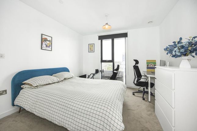 Apartment 64 Gateway Apartments, 11, Hoe Street, London photo 4