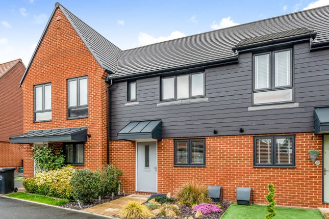 Thumbnail Terraced house for sale in Oakbourne Avenue, West End, Woking