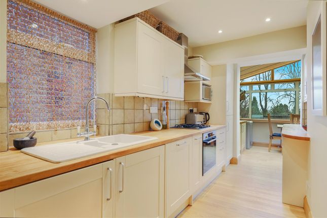 13, Chapel Way, Epsom photo 2
