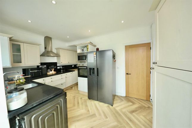 50, Cradley Road, Hull photo 4
