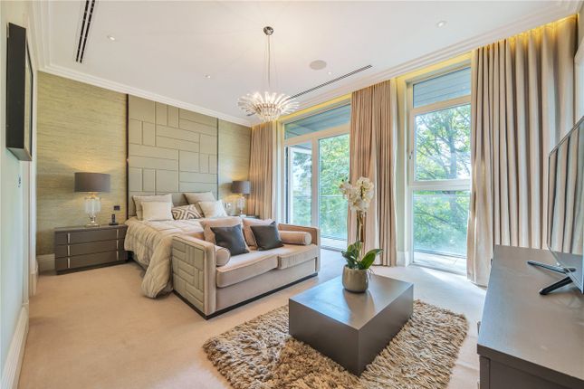 Town house for sale in Atkinson Close, London