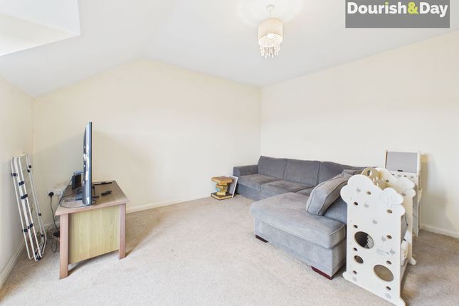 17 Violet Close, Cannock photo 4