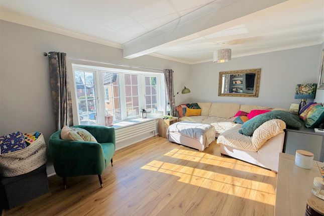 7 Heyes Leigh, Heyes Drive, Altrincham photo 2
