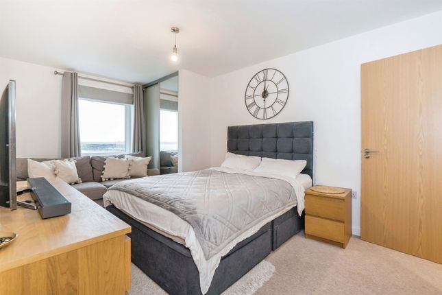 Flat for sale in Denyer Walk, Southampton