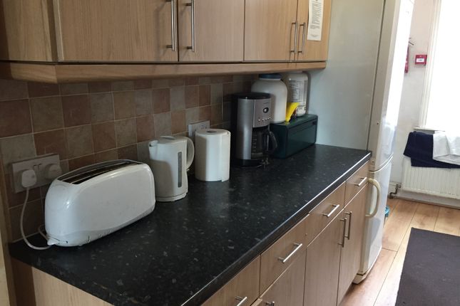 Stanningley Road, Bramley, Leeds photo 5