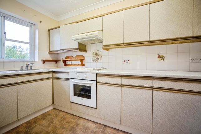 28, Willow Grange, Tilley Close, Rochester photo 4