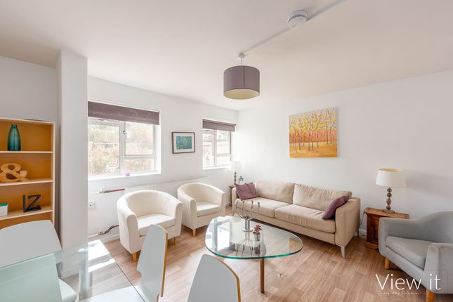Flat 2, Flaxley House, London photo 3