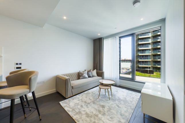 Flat to rent in Park Drive, South Quay