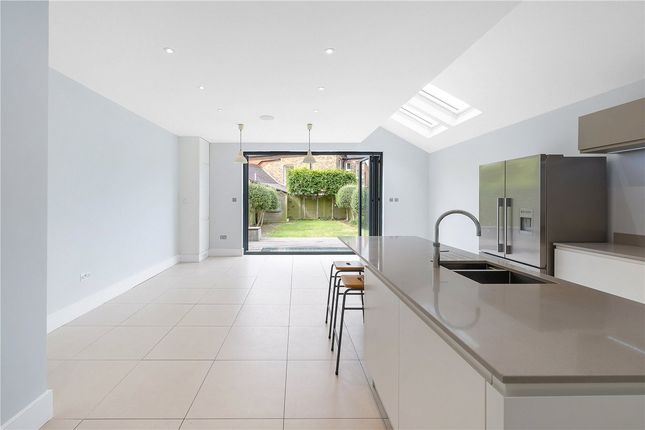 7, Woodwarde Road, London photo 4