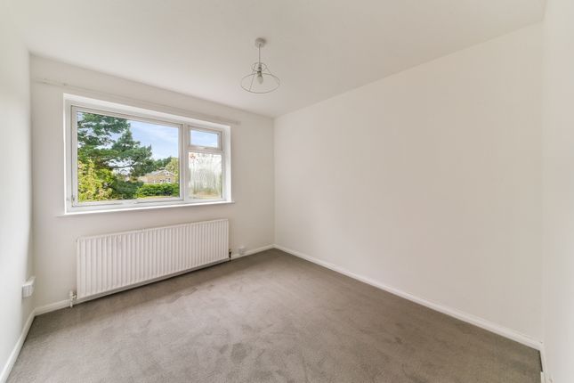 Flat to rent in Athenaeum Road, London