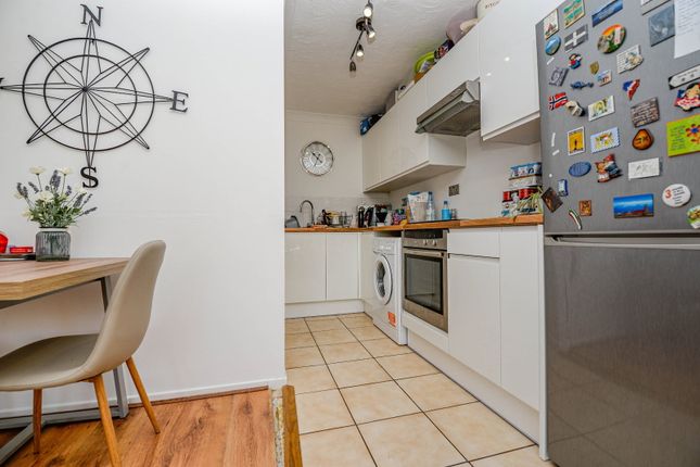 Flat 15 Beatty Court, Anson Drive, Southampton photo 2
