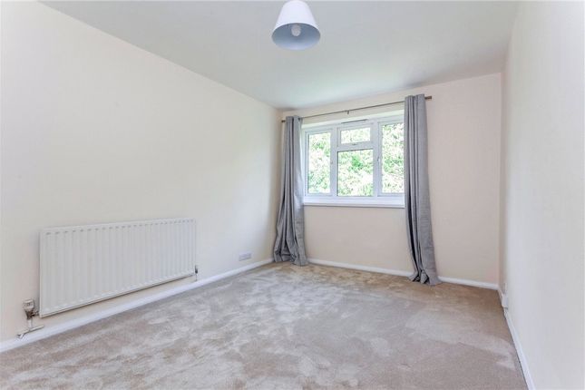 Flat to rent in Sutherland Grove, Southfields