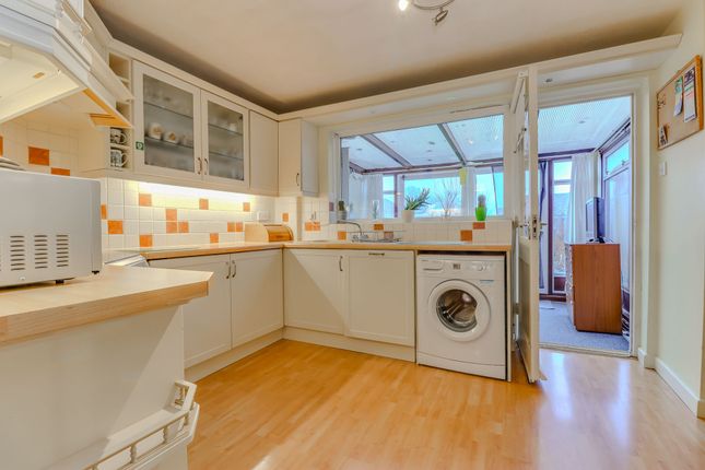 10 Haven Close, Leicester photo 2