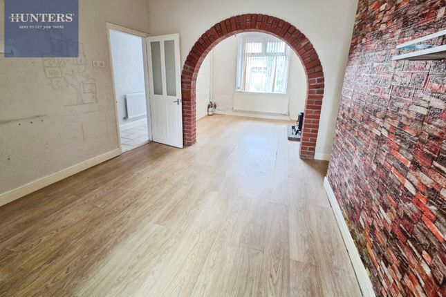 8, Wimborne Road, Bridgend photo 3