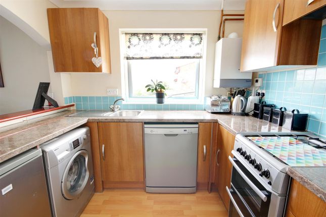 69, St Leonards Close, Newhaven photo 3