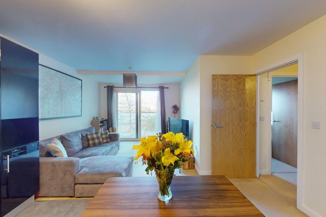 30, 25, Barge Walk, LONDON photo 2