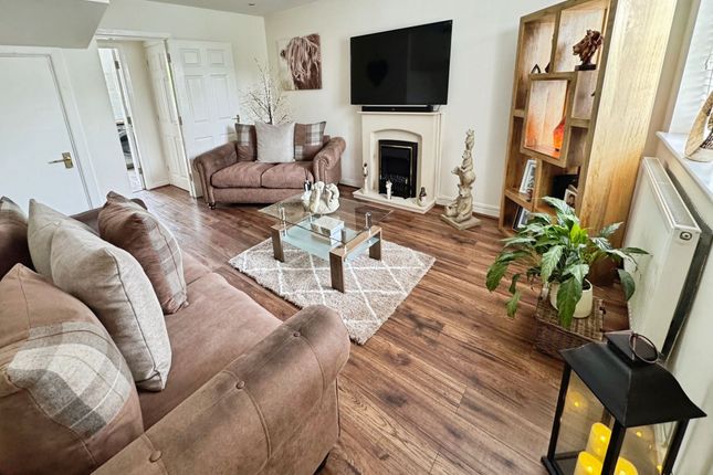 8a Rowan Tree Avenue, Port Talbot photo 2