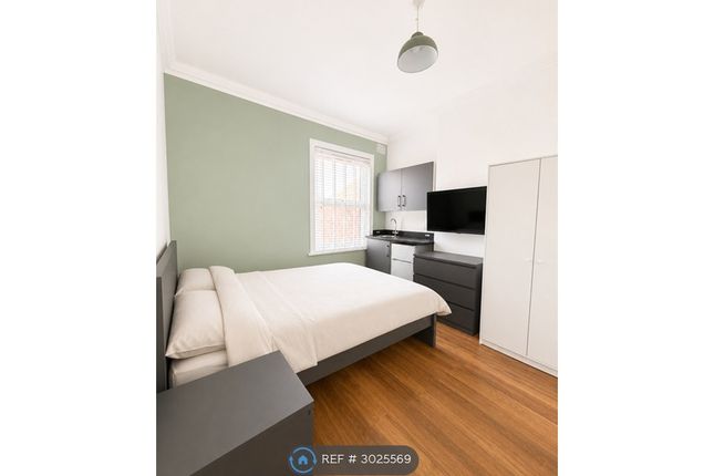 Clifton Road, Rugby photo 5