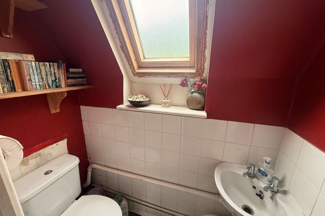 35, Lister Avenue, East Grinstead photo 5