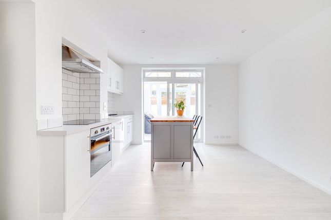 Flat to rent in Letterstone Road, London