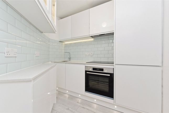 Flat to rent in Princes Square, Westbourne Park