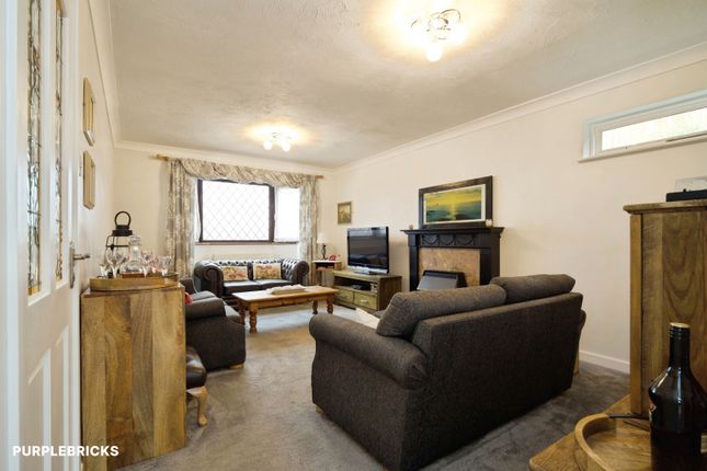 Cranwood Drive, Waterloo, Huddersfield photo 3