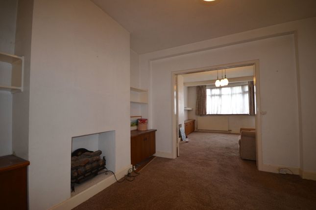 16, Beverley Gardens, Stanmore photo 3