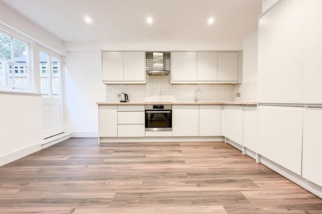 4B Rose Cottage, Gillsmans Hill, St Leonards-On-Sea photo 2
