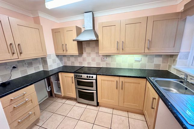 36 Chester Close, Pontypool photo 2