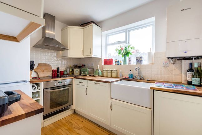 1-bed flat on Dalebury Road, Tooting Bec, London SW17, £350,000
