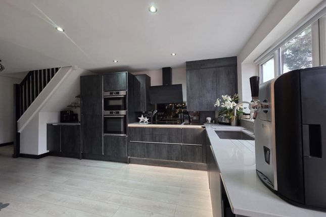 7, Ross Road, Northampton photo 4