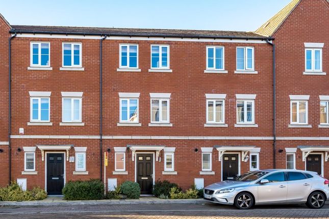Town house for sale in Botley, Oxford