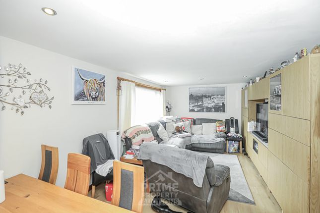 3, Alberta Avenue, Livingston photo 5