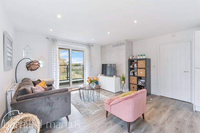 Flat 5, Radulf House, 2, Tala Close, SURBITON photo 2
