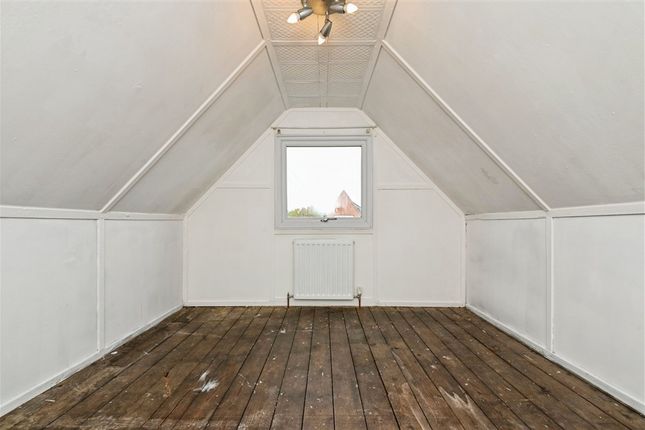 Golf Green Road, CLACTON-ON-SEA photo 4