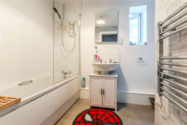 Flat 9, Priestley Court,, Cornmill View, Leeds photo 3