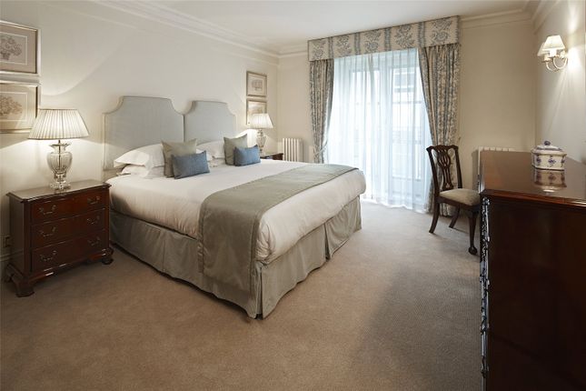 Flat to rent in Hyde Park Gate, Hyde Park, London SW7, London,
