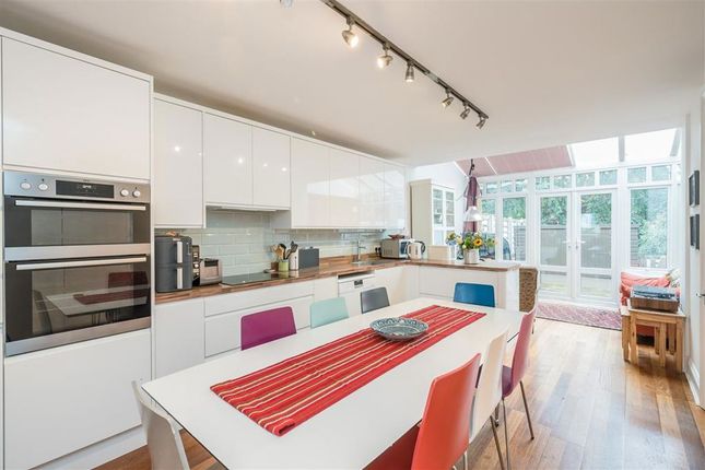 2, Pond Way, Teddington photo 2