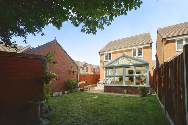 27, Bowness Grove, Coppice Farm, Willenhall photo 4