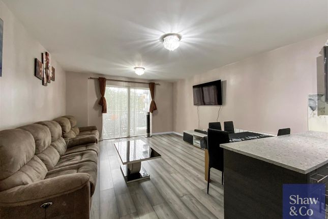 Flat 11 Renaissance Court, Prince Regent Road, Hounslow photo 2