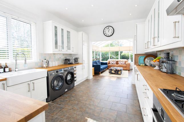 15, Beeches Avenue, Carshalton photo 3