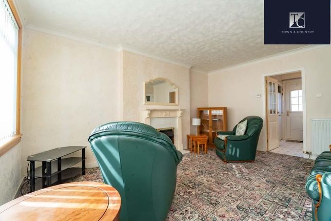 45, Hillswick Crescent, Glasgow photo 4