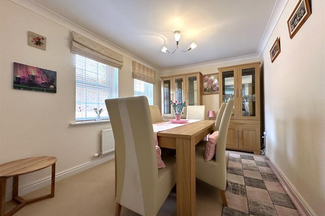 Dining Room 376