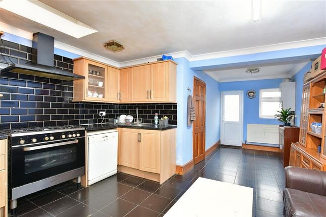 Thumbnail Terraced house for sale in Melbourne Road, London