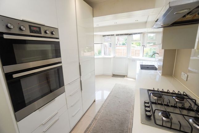 1 Plumer Road, High Wycombe photo 2